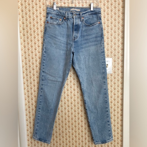 Levi’s Wedgie Rigid Denim Light Wash Tapered Jeans | 27 - Picture 2 of 5